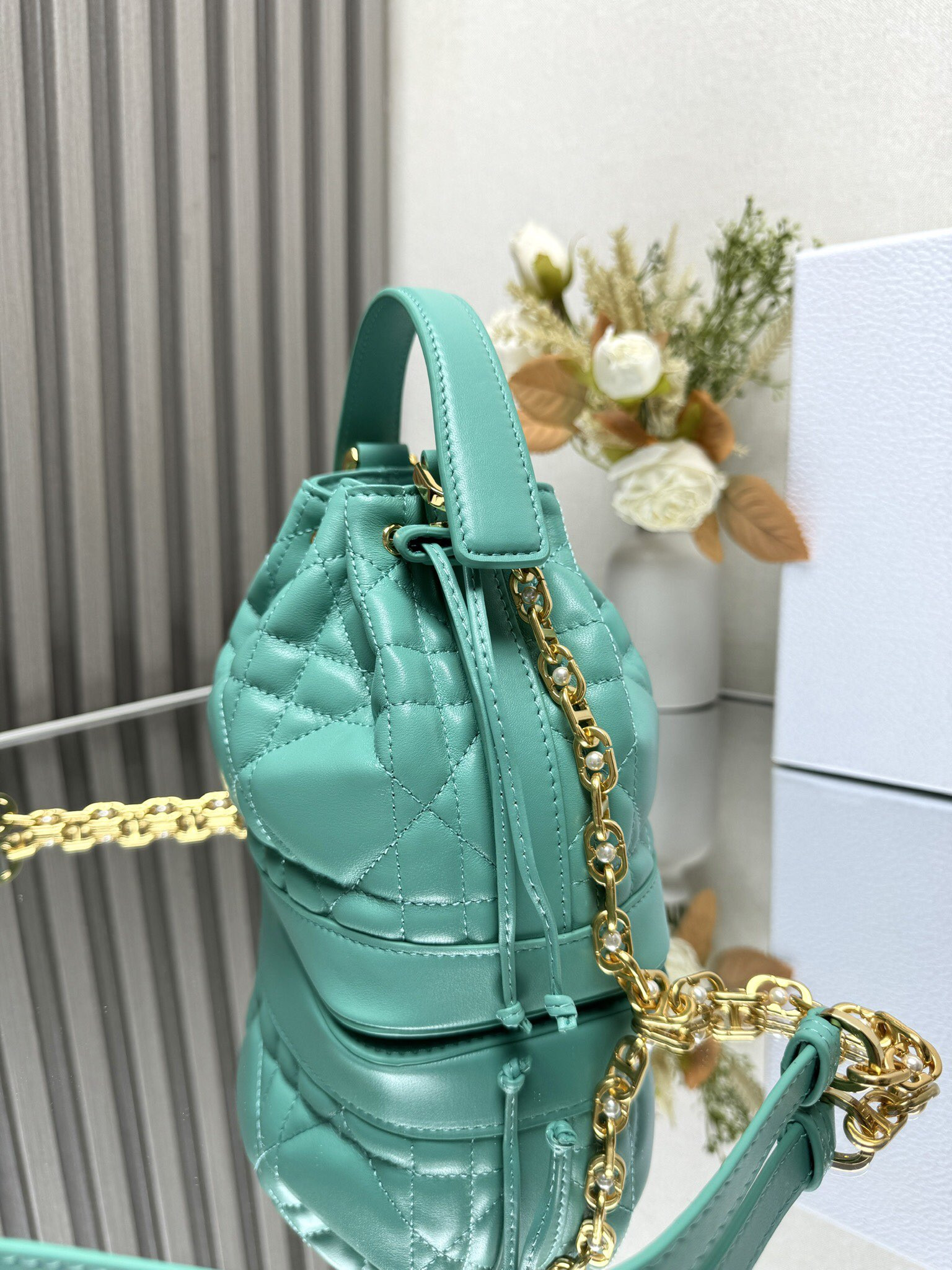 small D*or jolie bucket bag 17 x 16 x 10.5 cm