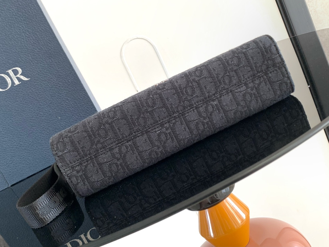 D*or a5 triangle pouch 27 x 19.5 x 6 cm