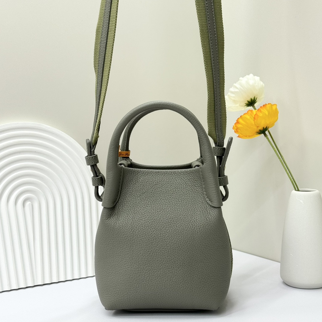 L**o p*ana micro bale bag grained calfskin 23 x 16 x 14 cm