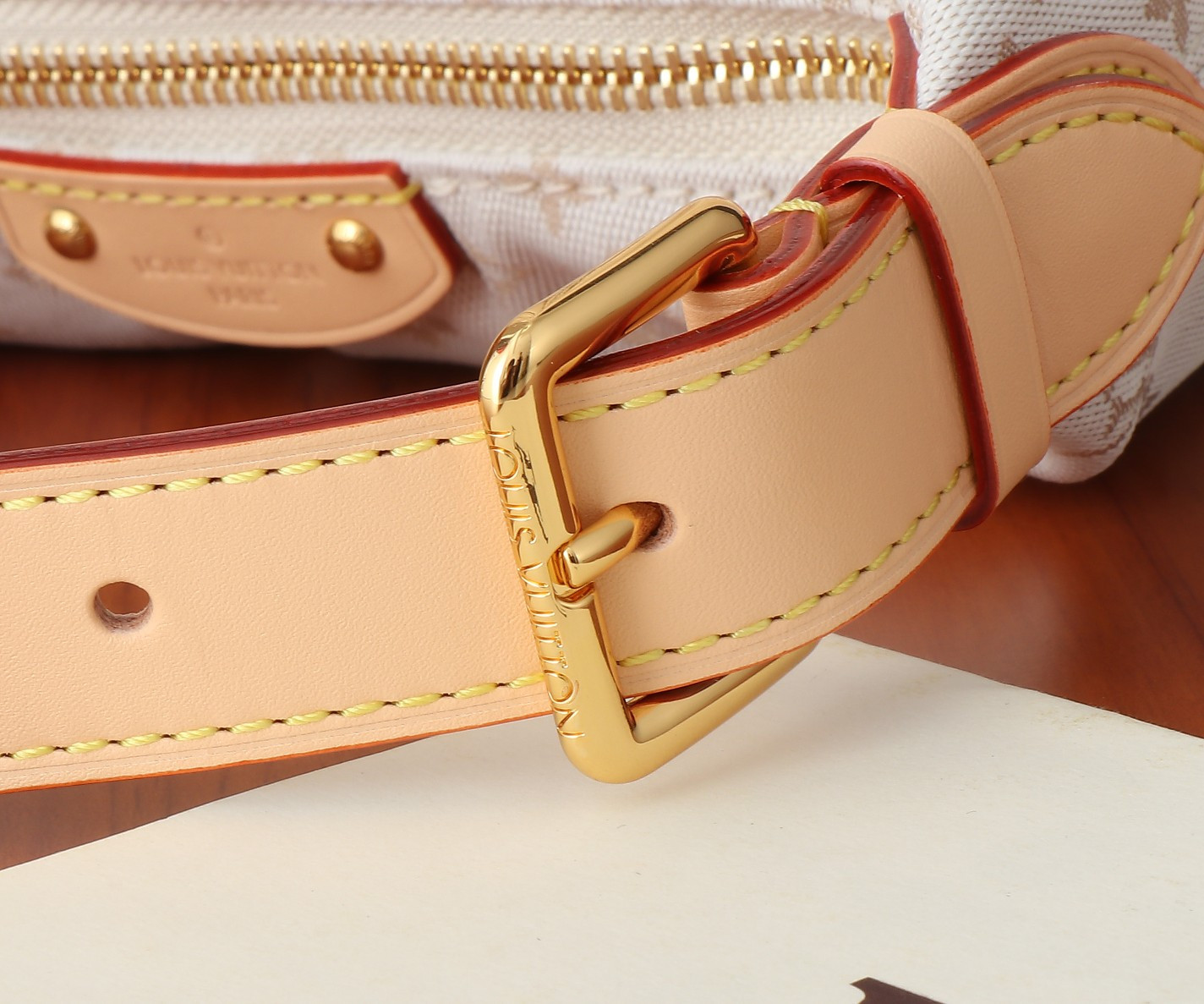 LV Hills Pochette M12433 18.5x11x6.5CM