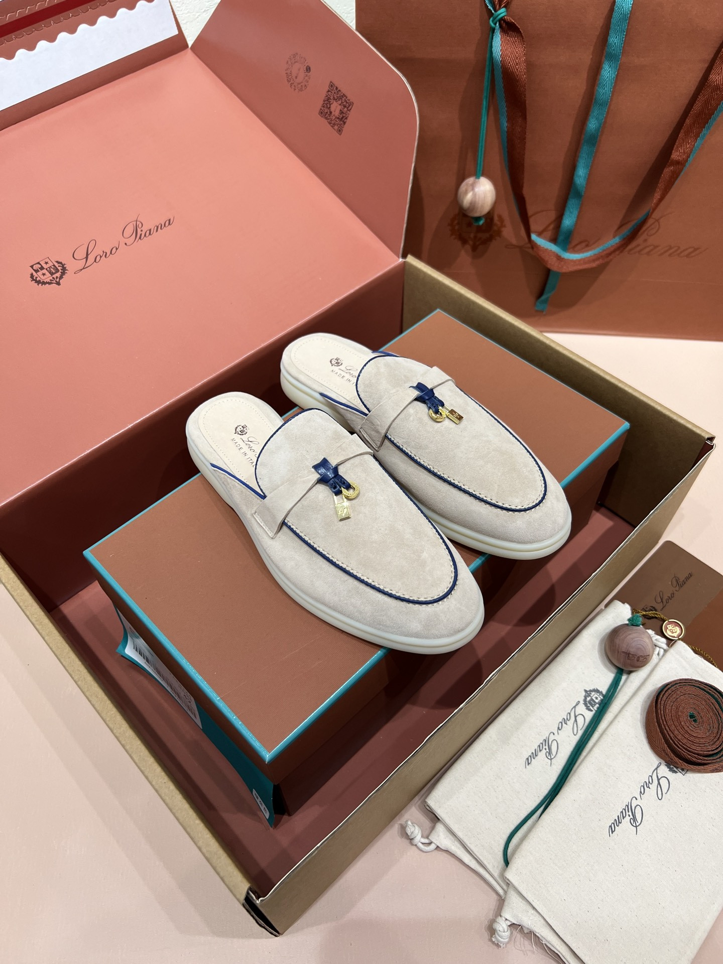 ua L**o p*ana babouche charms walk loafers