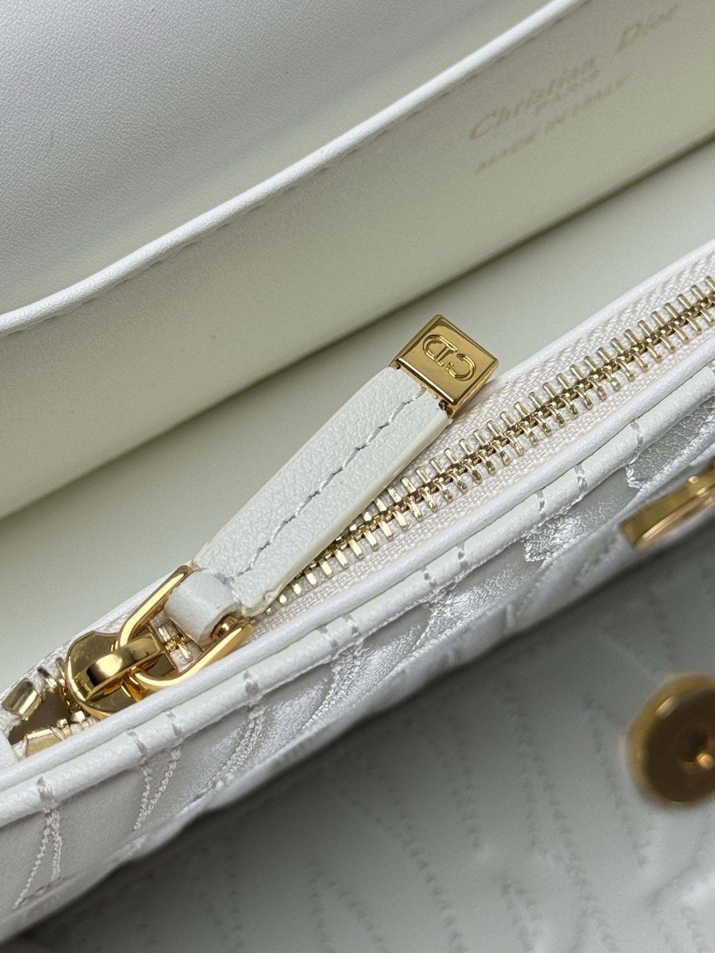 D*or miss D*or flap bag 22 x 11 x 6 cm