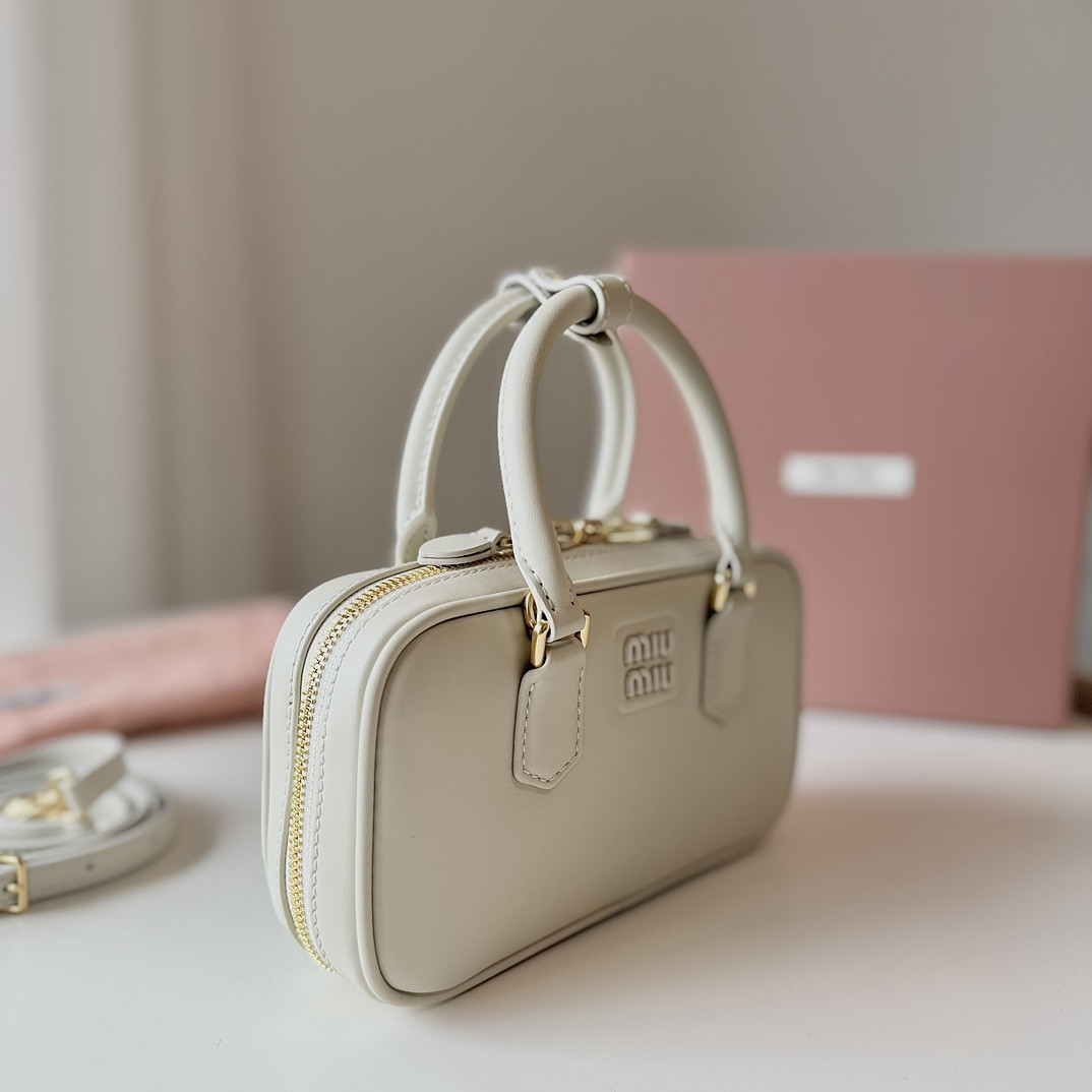 Miu Miu Arcadie leather mini-bag 19X10X5cm