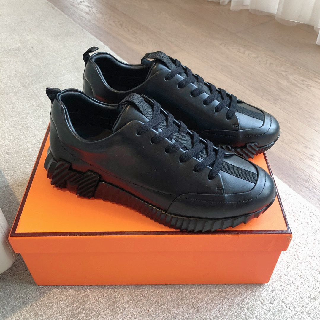 ua H**me5 bouncing sneaker