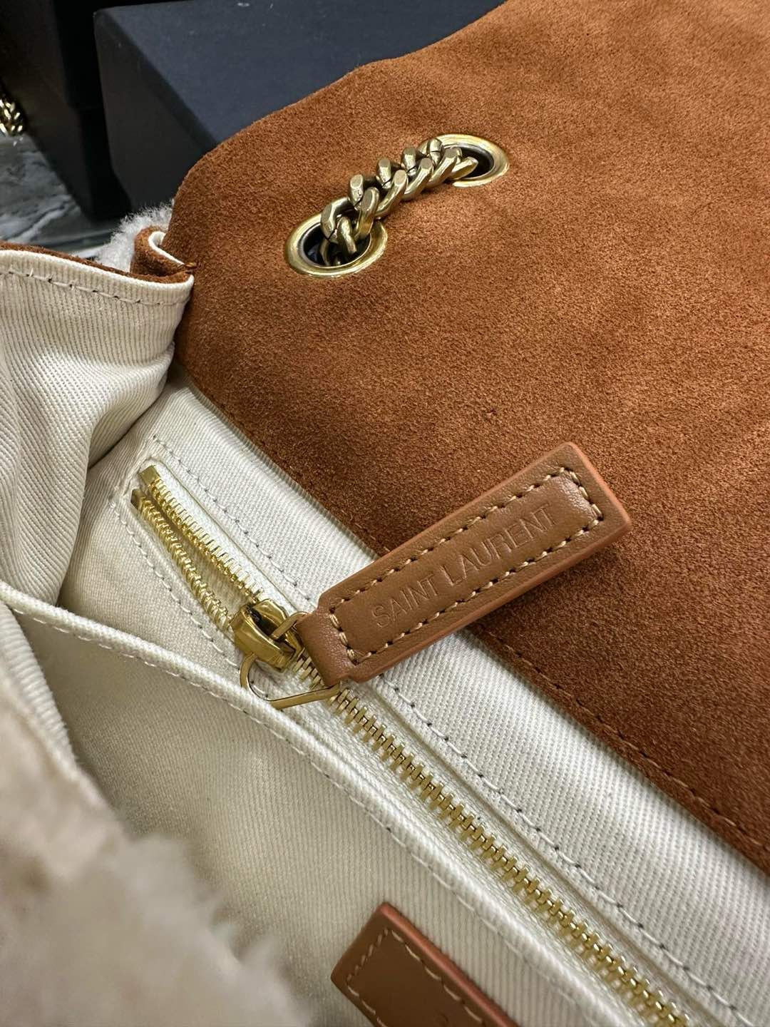 Y*L jamie medium in suede and shearling 25×15×7.5cm