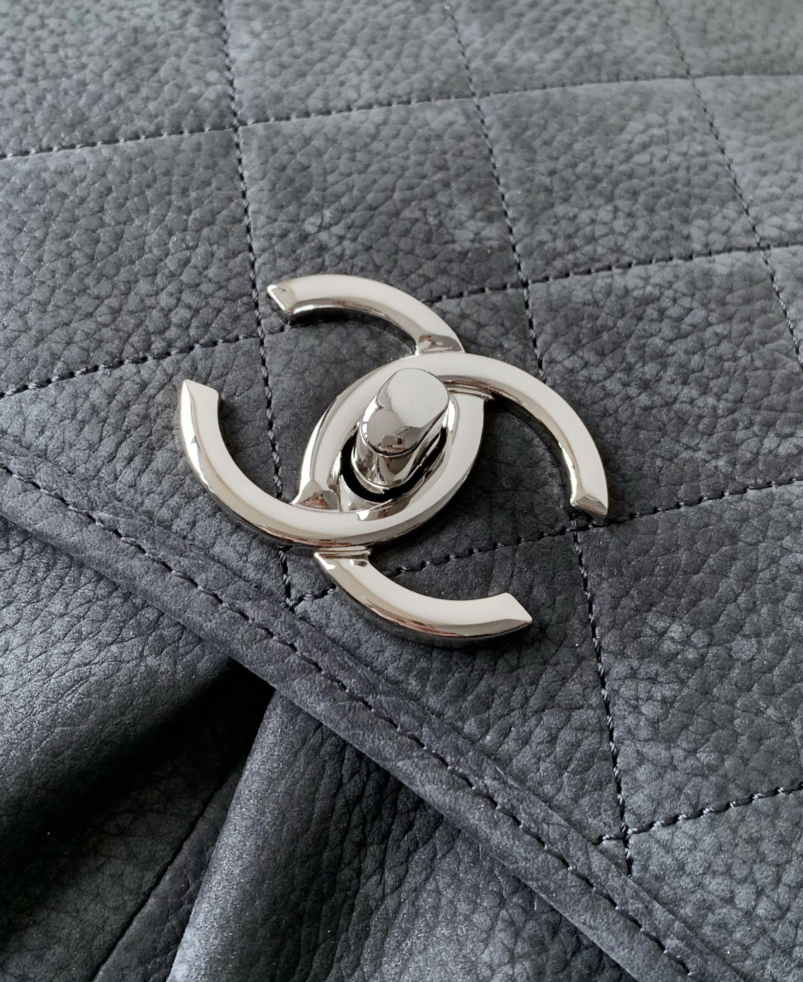 Ch*el shopping bag 34x25x10cm