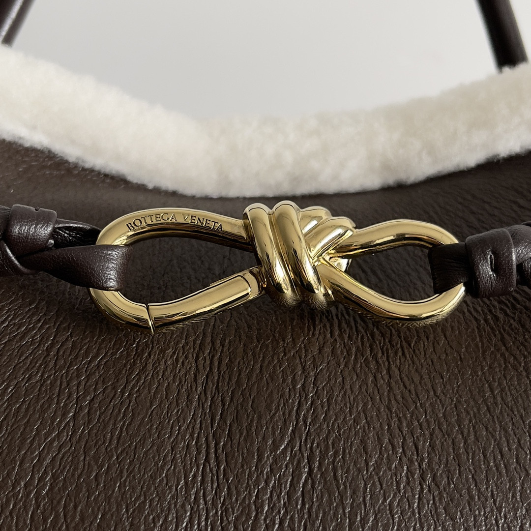 bo*te*ga Ve*ne*ta medium andiamo 32x24x12cm