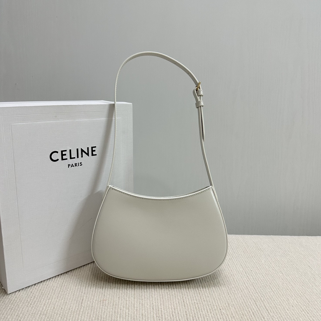 Ce**e medium tilly bag in shiny calfskin 22x13.5x4cm