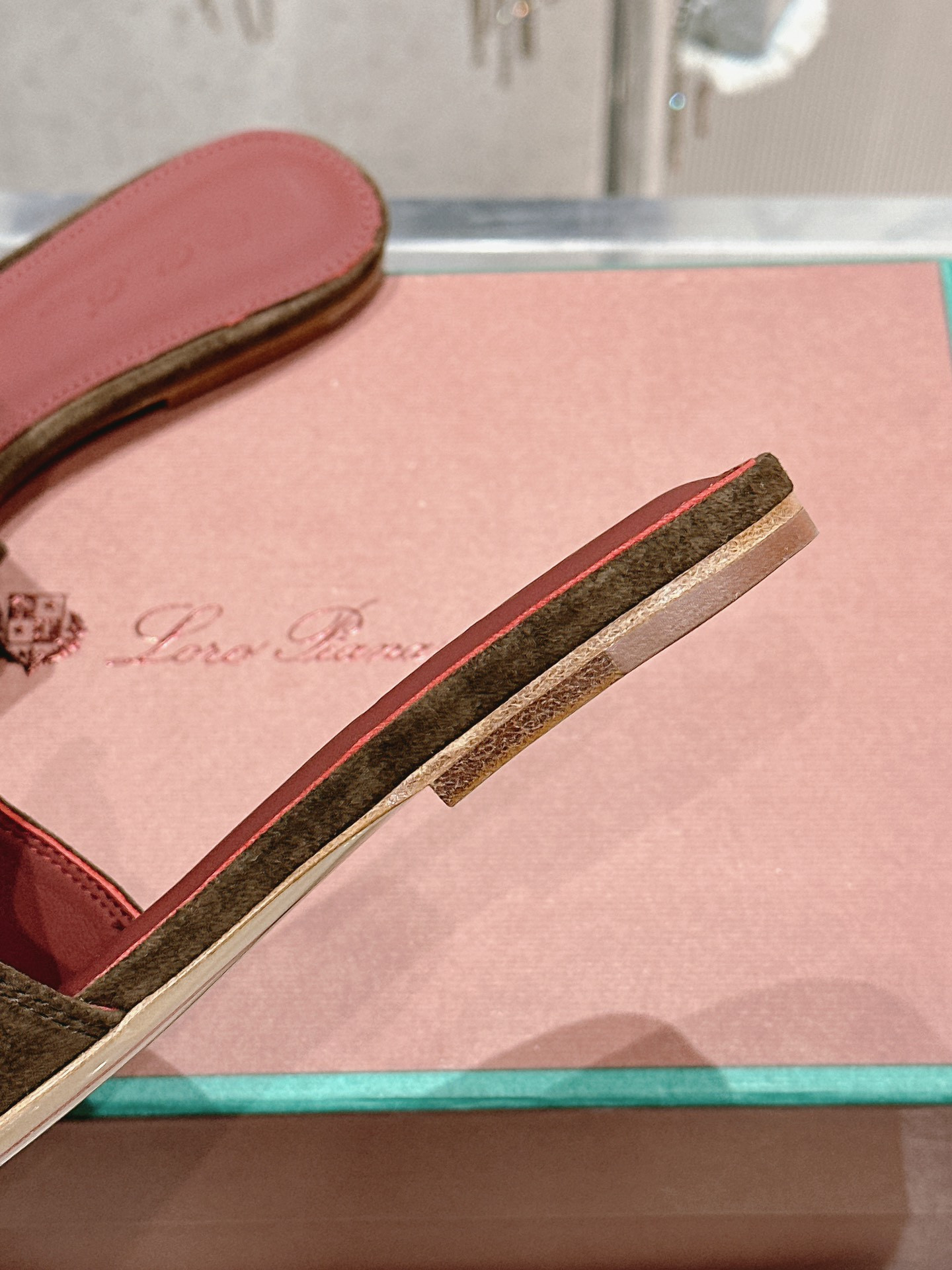 ua L**o p*ana summer charms sandal