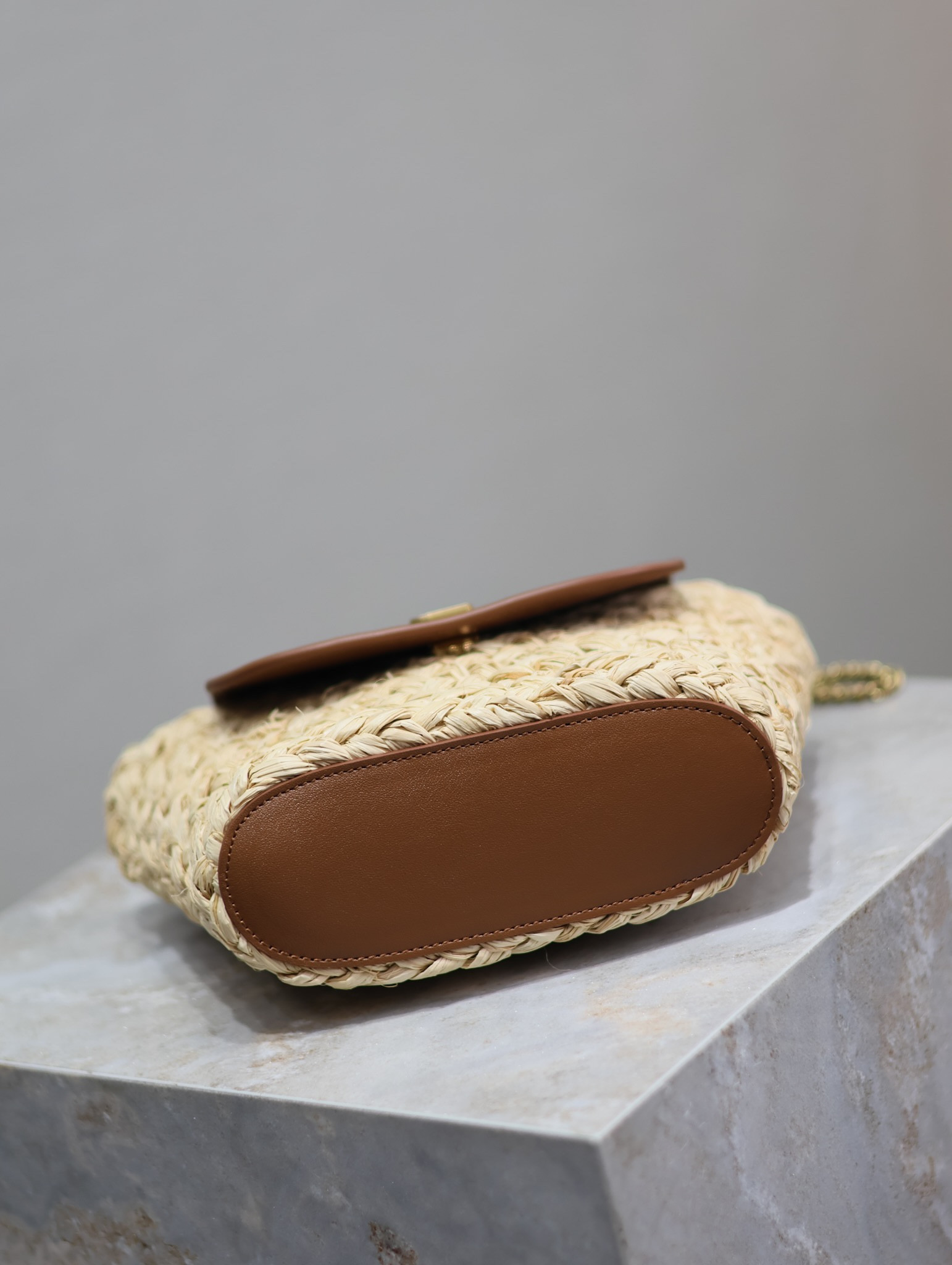 Y*L mini manon (raffiaaged vegetable tanned leather) 774269 23x12x6cm