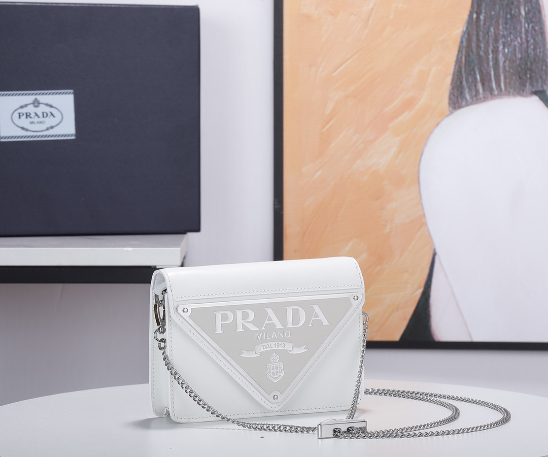 Pra*a white brushed leather shoulder bag 17x 9.5x3.5cm