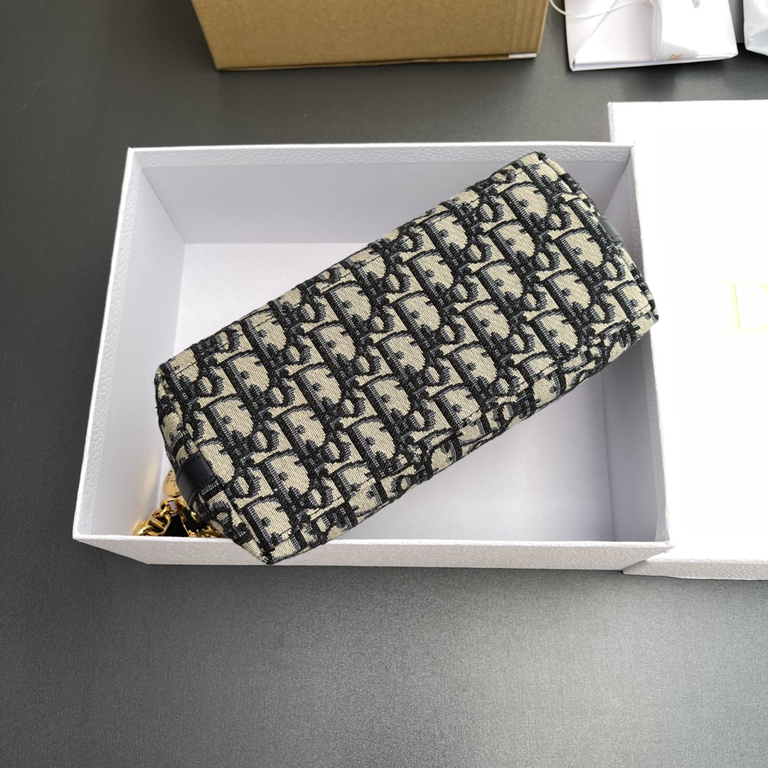 D*or D*orstar hobo bag 22 x 14.5 x 10 cm