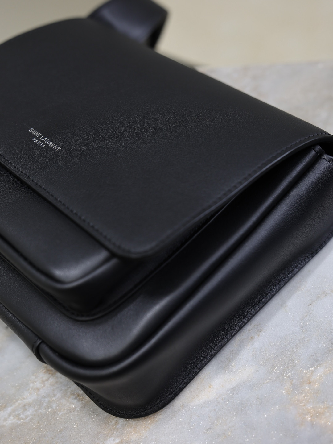 y*l Sa**t Lau*nt niki small satchel in smooth leather 21x16x5cm