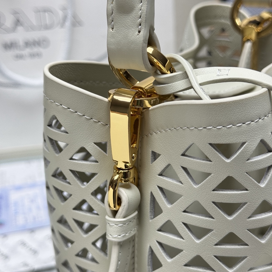 Pra*a panier saffiano leather mini bag 18x17x10.5cm