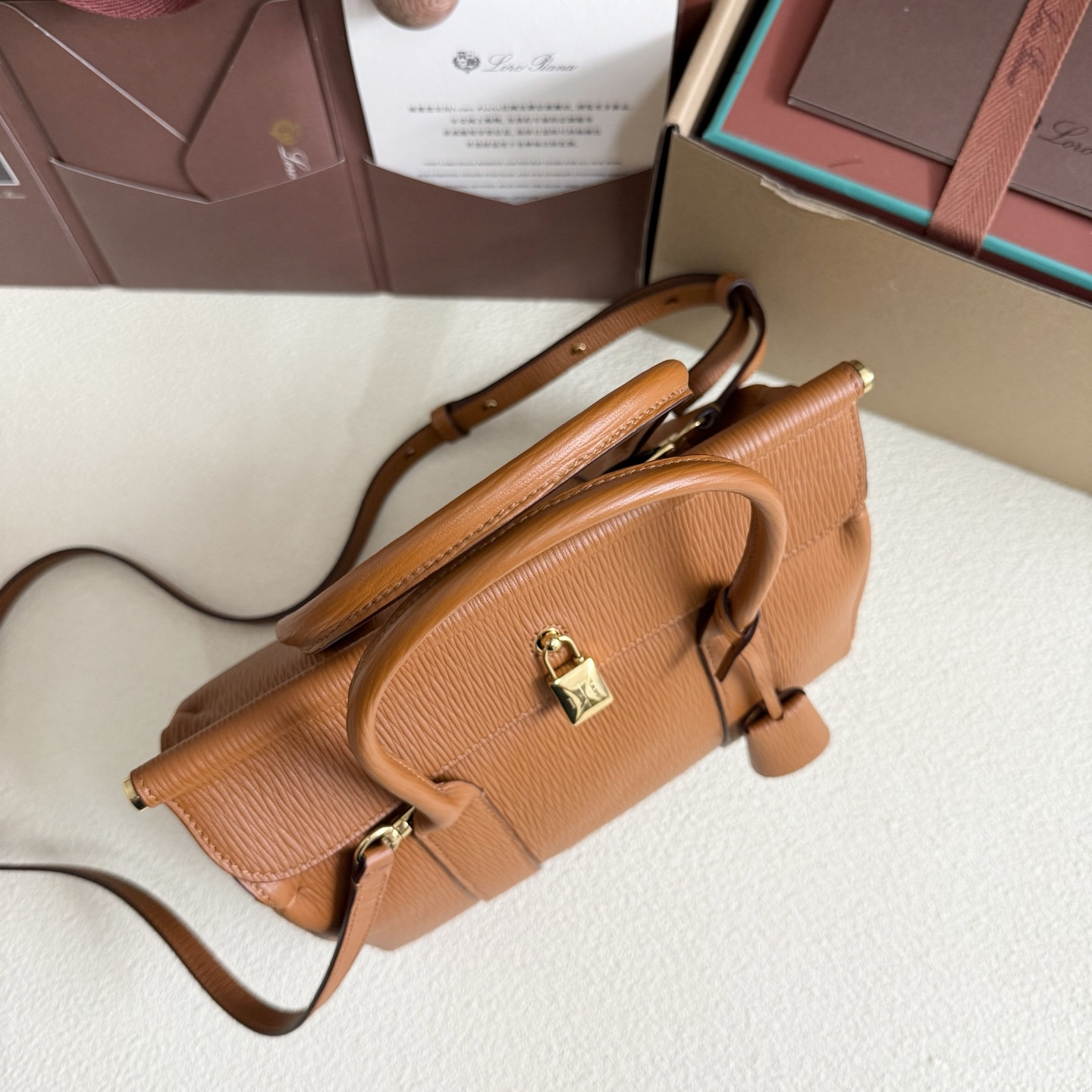 L**o p*ana loom l25 calfskin 25x18x12.5cm