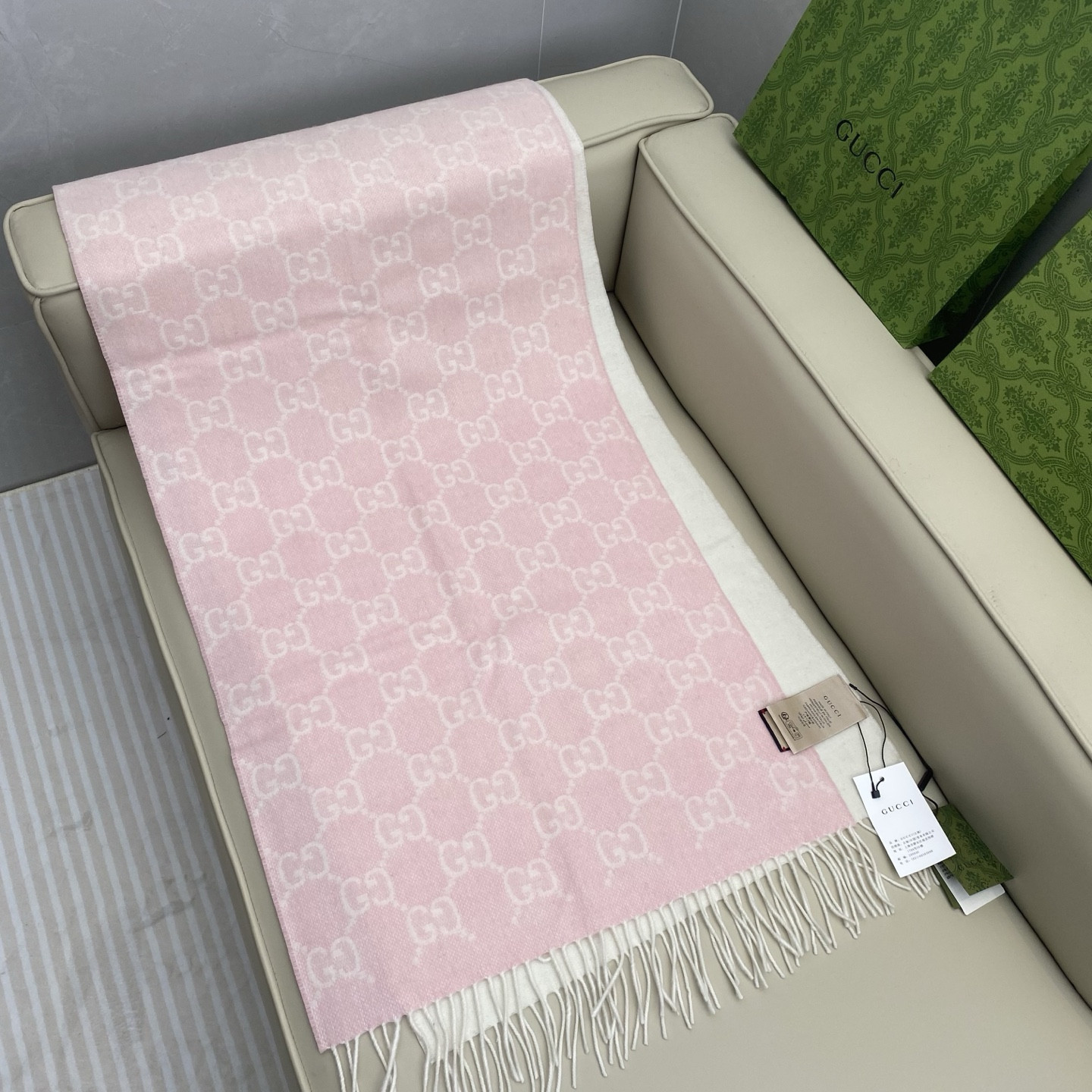 G*u*i scarf 45x200cm