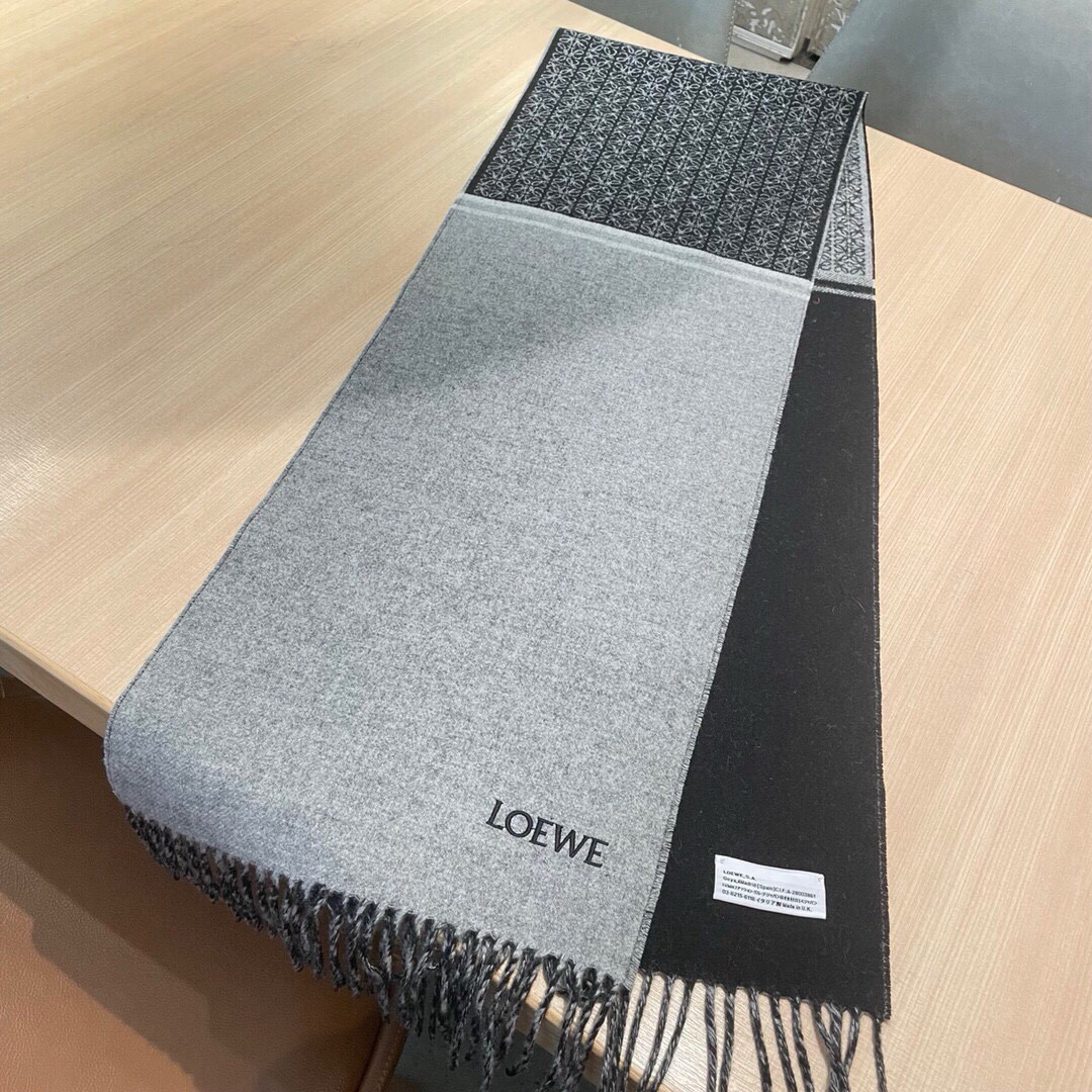 L0ew* scarf 30x182cm 90% wool 10% cashmere